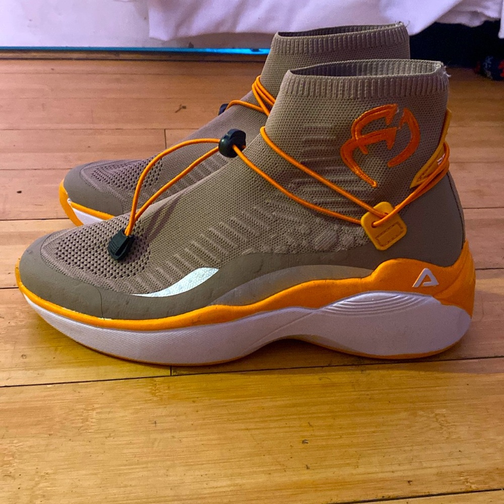 Orange and Tan stretchy shoes with adjustable stretch laces